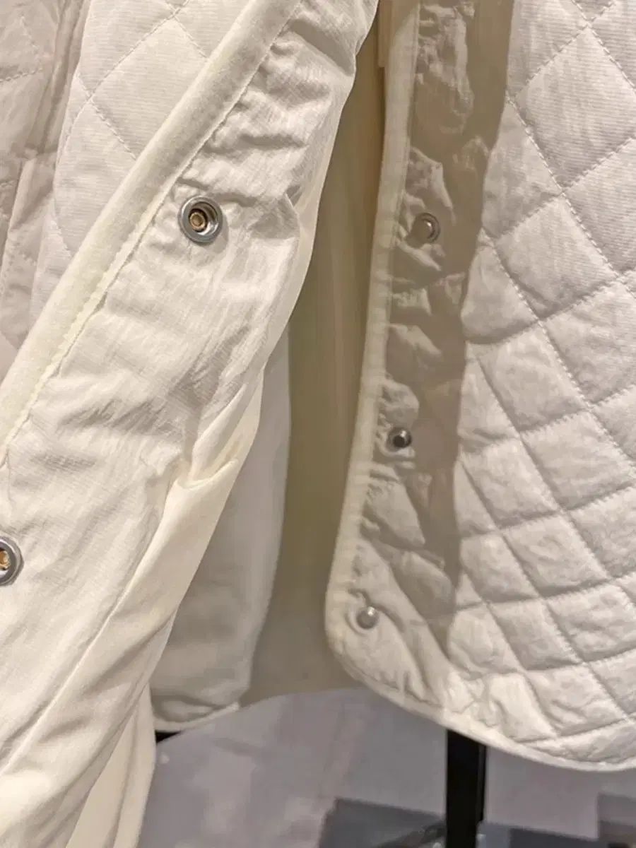 公式通販店舗! ZARA ZARA ザラ キルティング クロップド オーバーシャツ ジャケット 最短翌営業日発送。