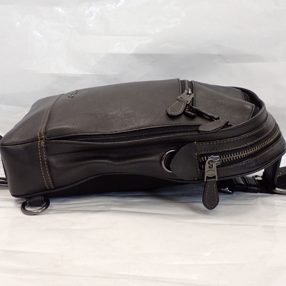 Th628631 コーチ グラハムレザー スリングボディバッグ 本革 F37598
