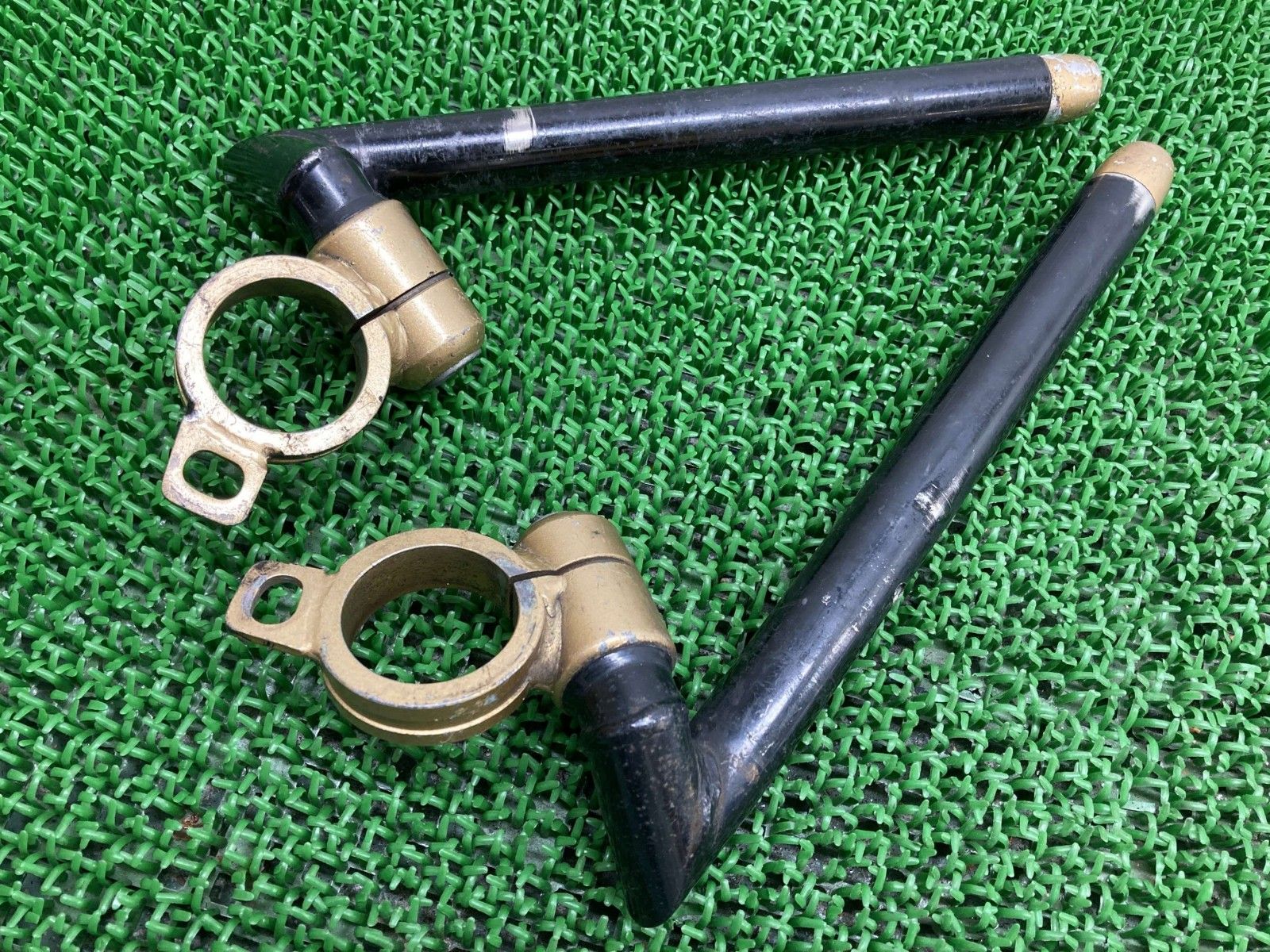 蓄積 ハリケーン製GPZ400R セパレートハンドル 左右 社外 バイク 部品 ZX400D 36φ ハリセパ 曲がり無し カスタム素材に 品薄 Hh