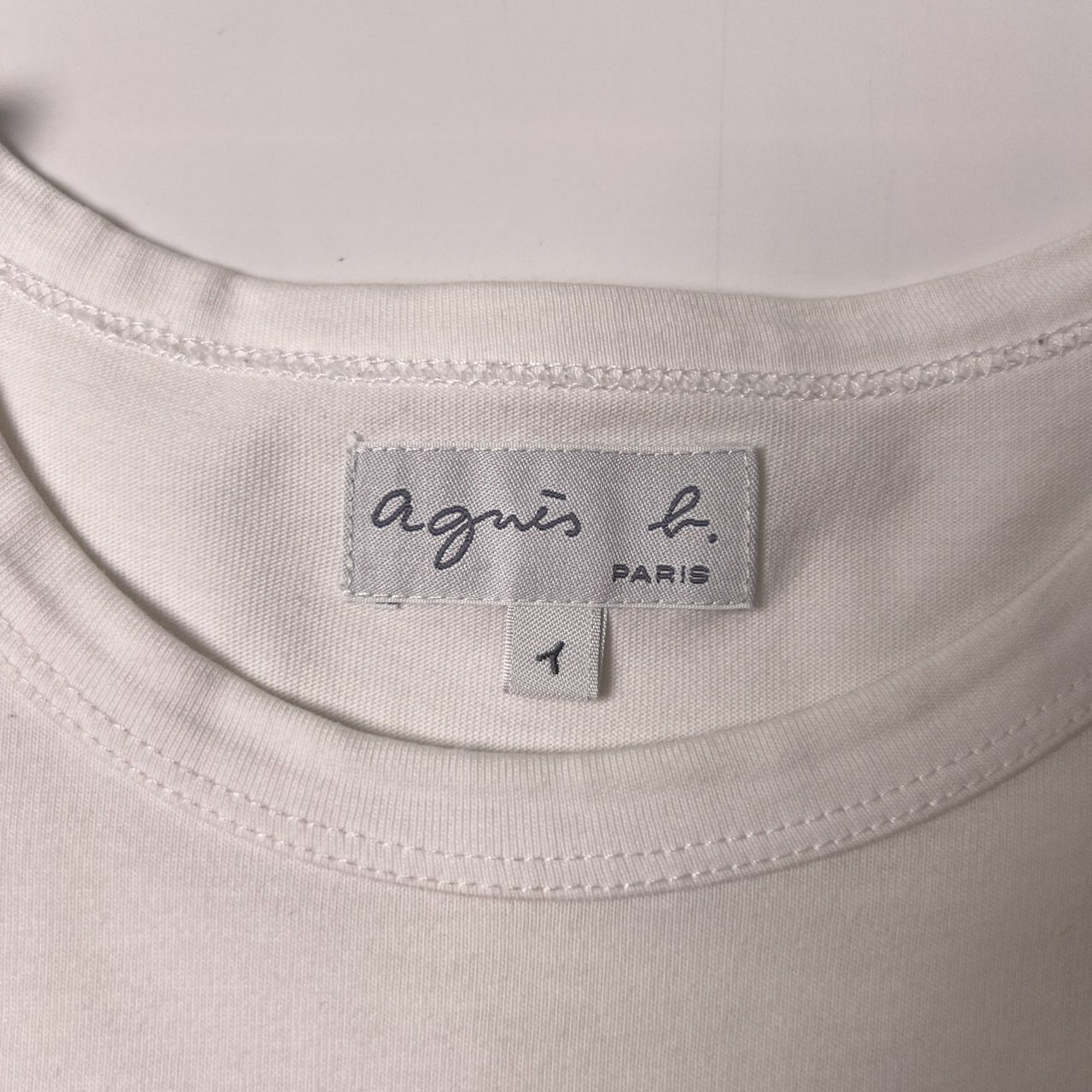 お歳暮ならオンライン agnès イ/ホワイト 半袖Tシャツ ロゴ刺繍 アニエスベー b. トップス