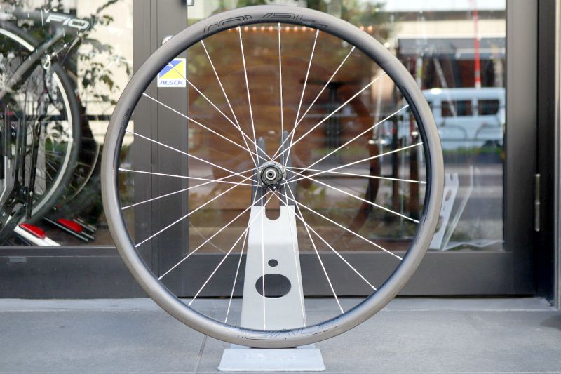 ロヴァール ROVAL CLX32リム DT SWISS 240Sハブ 手組 カーボン