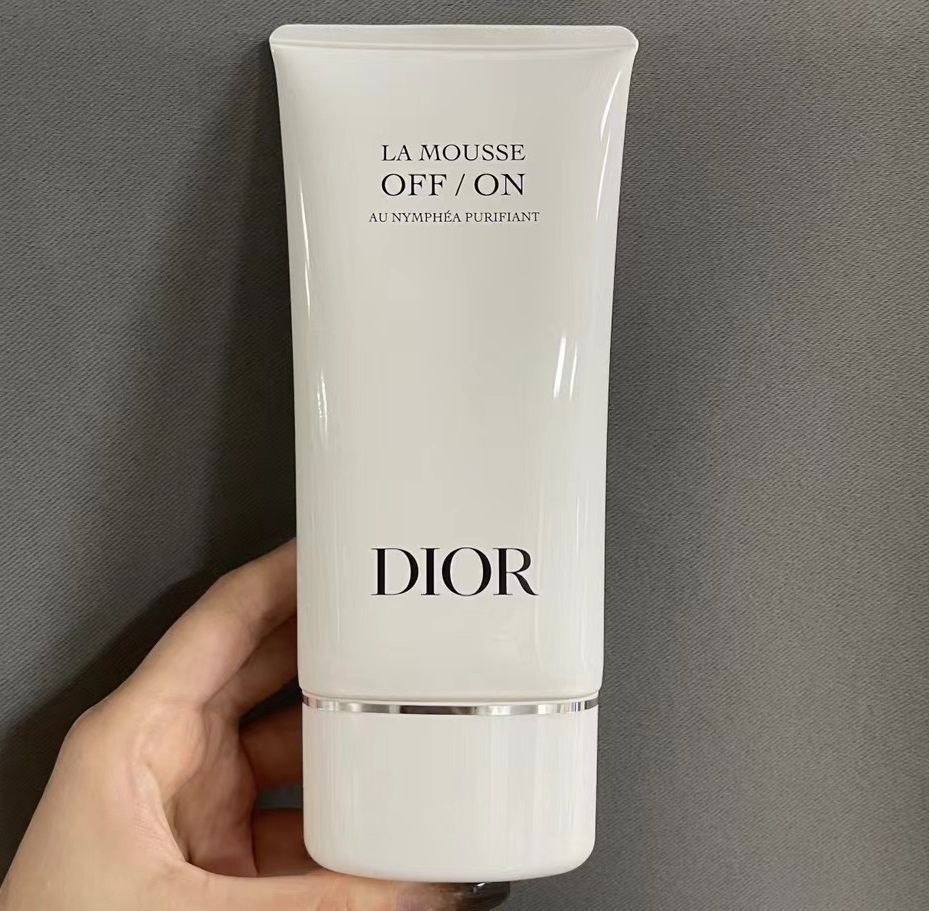 新品 DIOR ラ ムース ピュリフィアン オフ オン (洗顔料) 150ml メルカリ