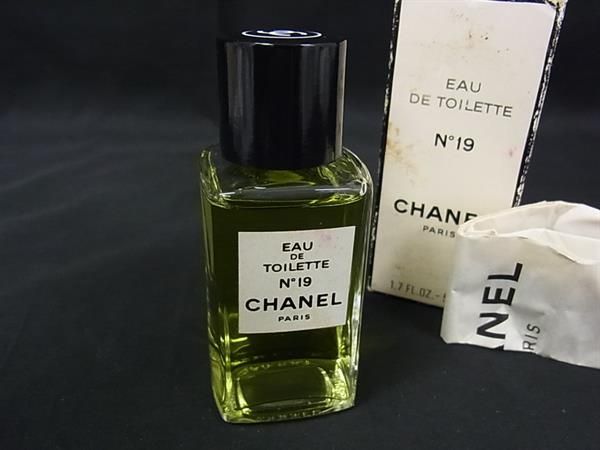 □極美品□ CHANEL シャネル N°19 オードトワレ 50ml 香水