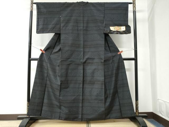 平和屋着物○本場大島紬 横段吉祥花文 徳絹織物謹製 証紙