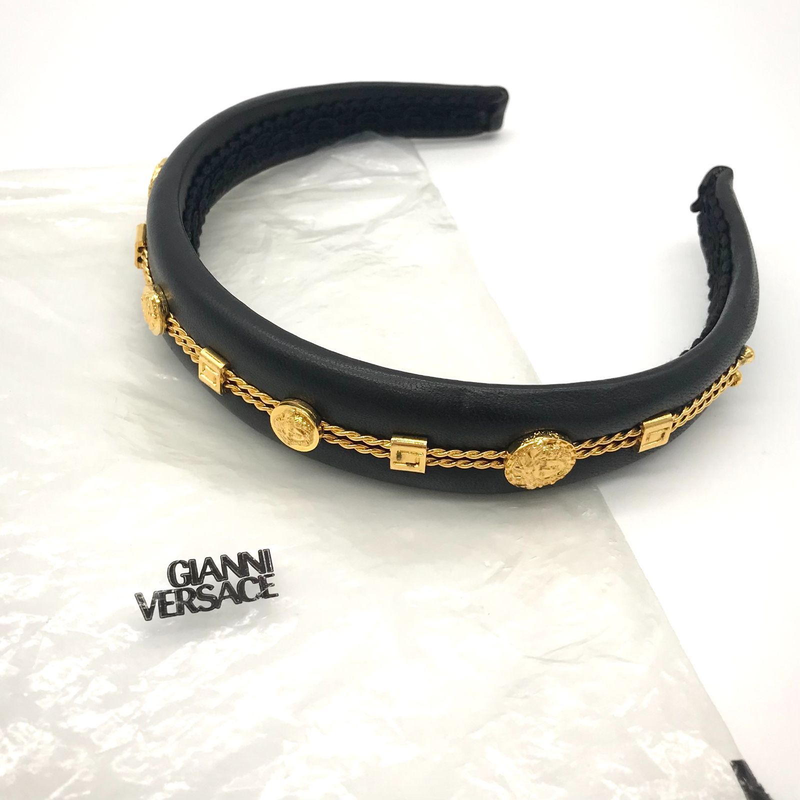 ▼GIANNI VERSACE/ジャンニ ヴェルサーチ メデューサ レザー カチューシャ ブラック ゴールド レディース S46459707143