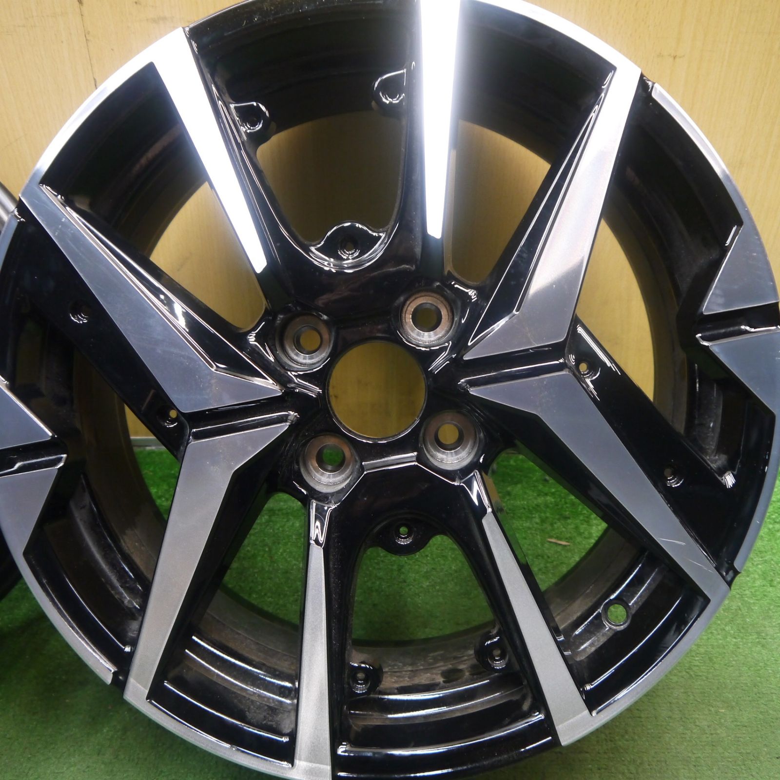 【あす楽】 キレイ 2本 プジョー 208 GT 純正 ホイール 17インチ MOPAR 17×7J PCD108 4H 5092901Hホ 魅力のある