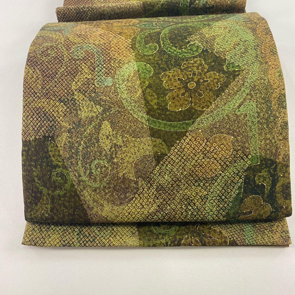 袋帯 美品 名品 花唐草 金彩 茶緑色 お太鼓柄 正絹 【中古