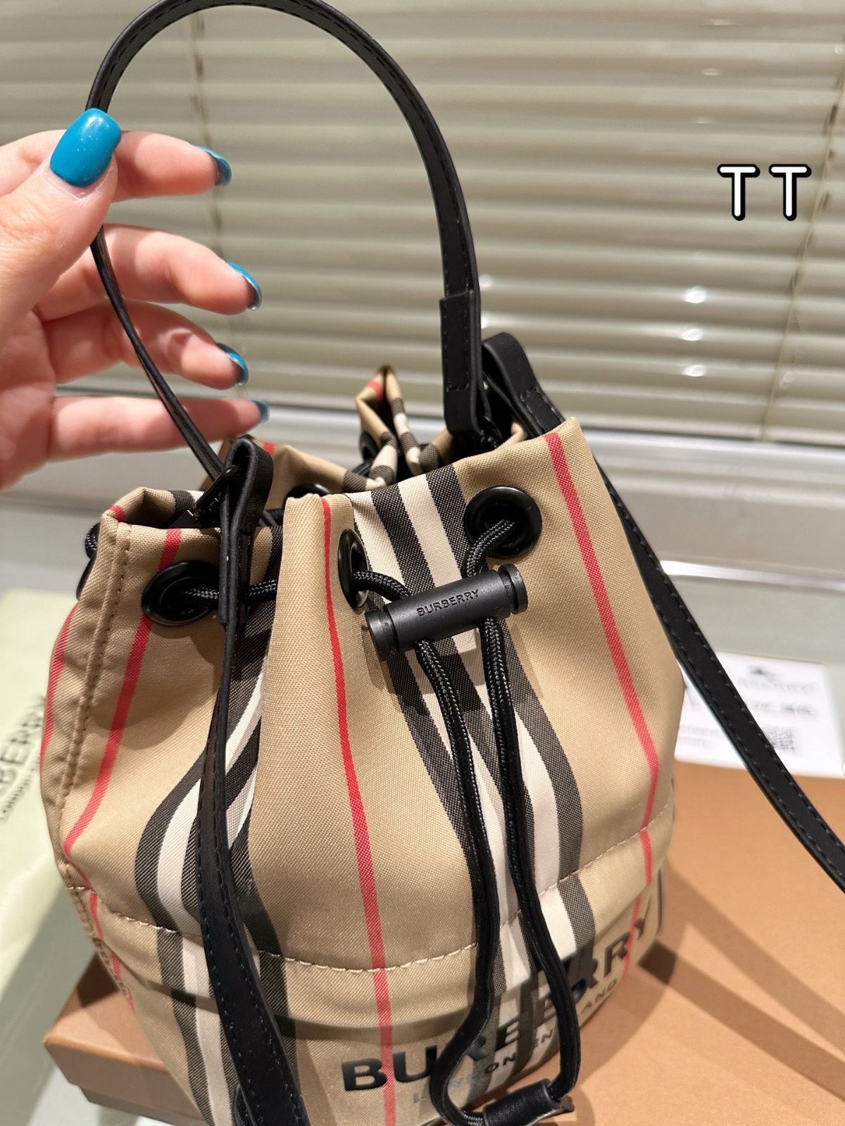 新品未使用！バーバリー 今日特価】Burberry Autumn Bucket Bag バーバリー 秋 バケツ