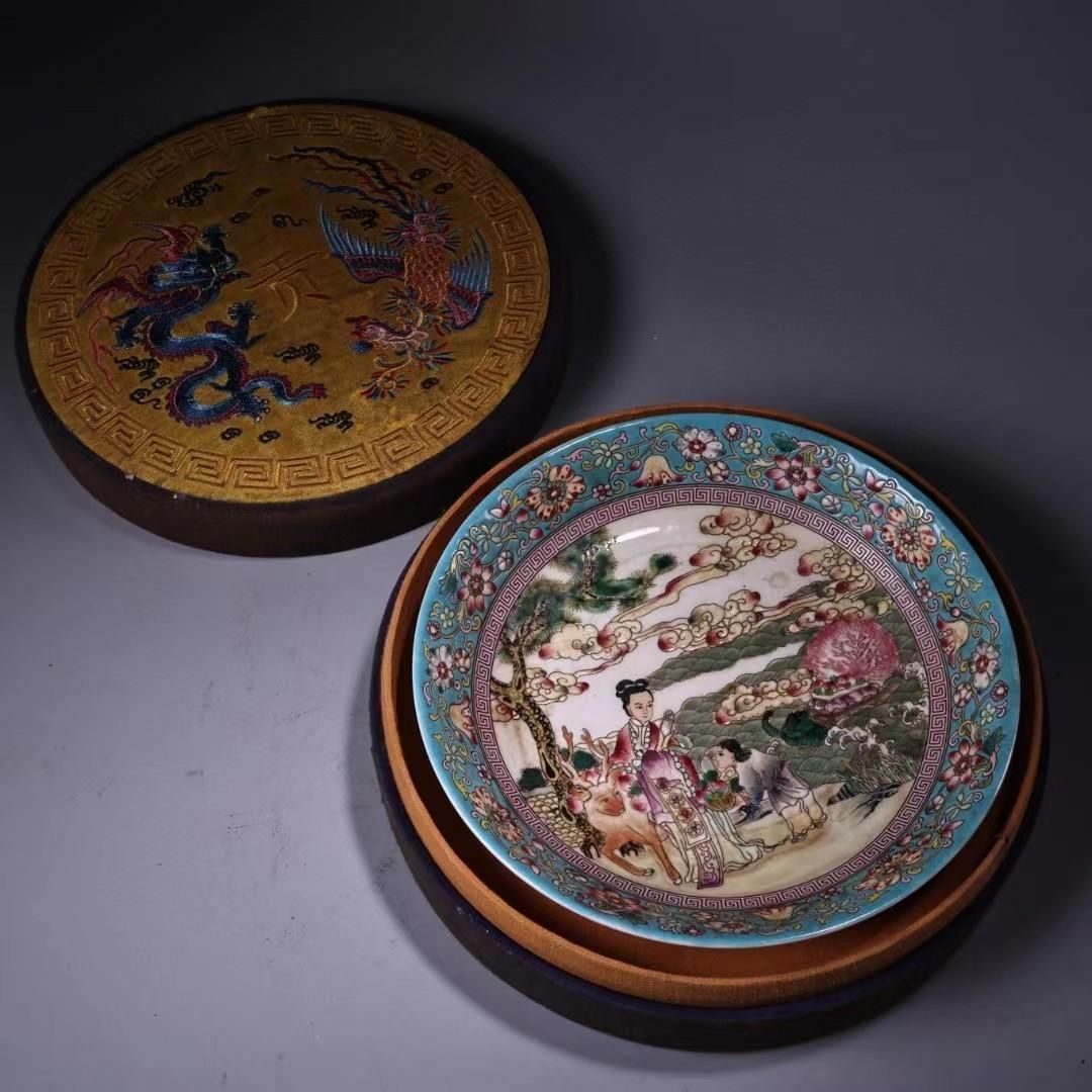 中国古美術・旧蔵粉彩・陶磁器中皿・人物風景絵・置物・純手描き・箱付・文房具・禮品 中国古美術・旧蔵粉彩・陶磁器中皿・人物風景絵・置物・純手描き