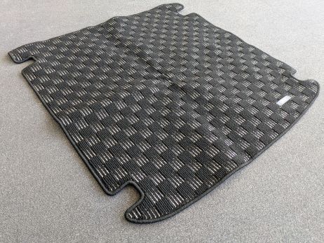 純正トランクマット