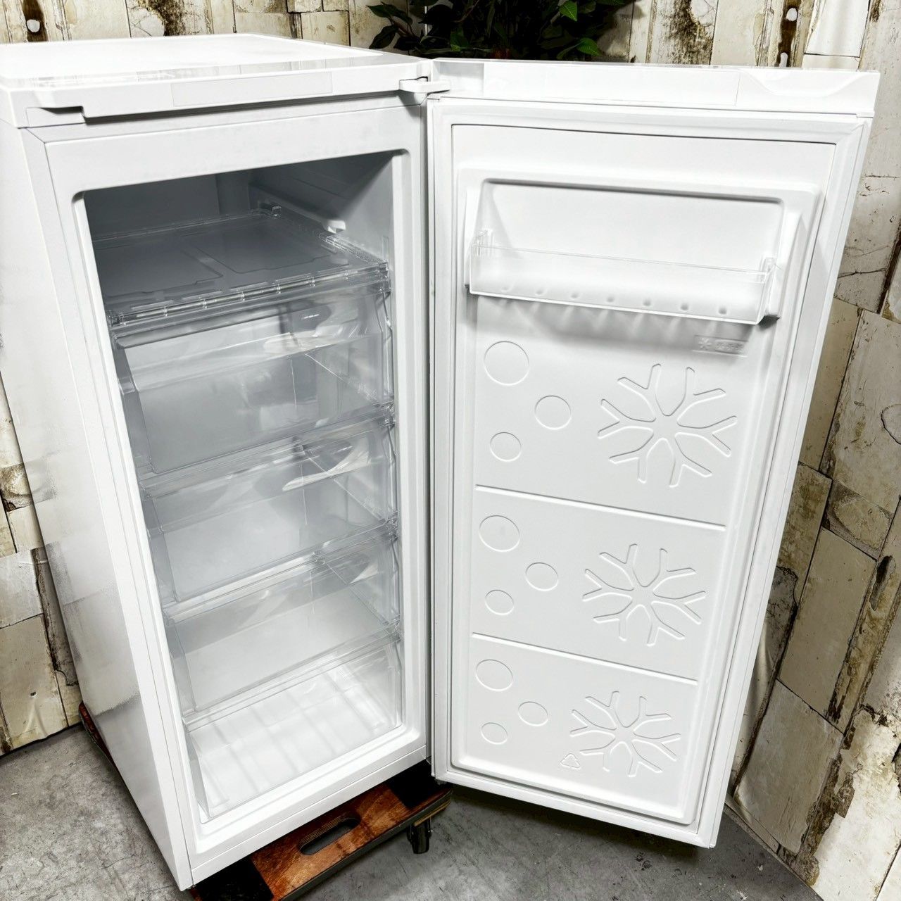 YRT-F12M ノンフロン冷凍庫