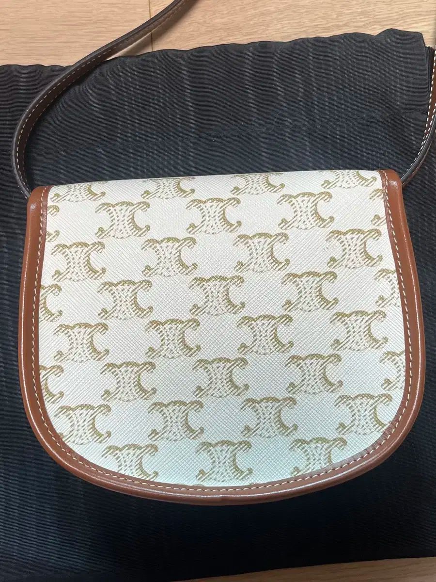 ミニ ヴェルサーチェ