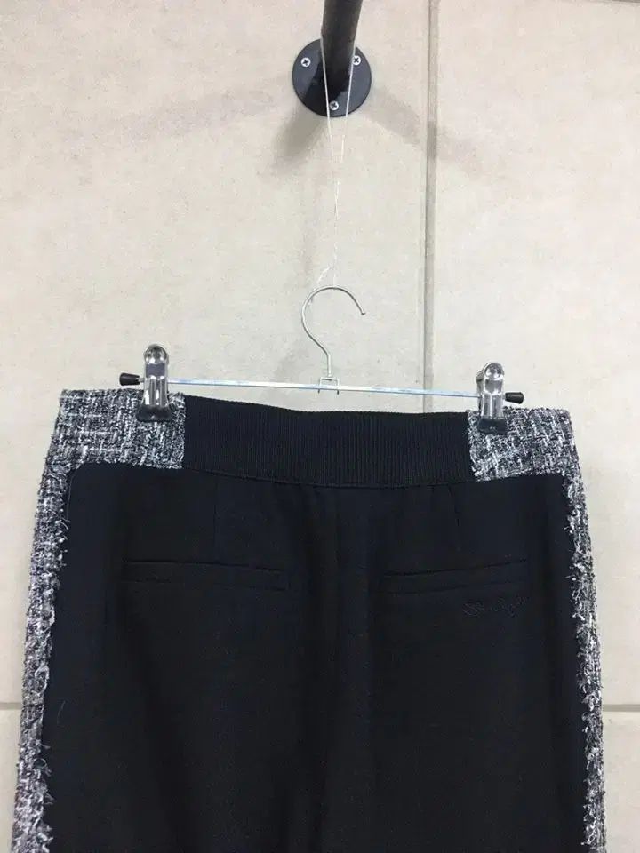 SON JUNG WAN トゥウィーポイント ブラック ブーツカット ウール パンツ DECORATOM_COM_BR