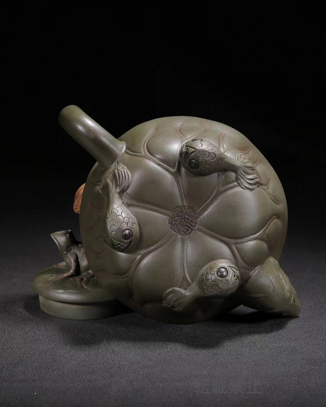 中国古玩 ?荷塘月色壺?原鉱綠泥?宜興紫砂壺?紫砂手彫?王南林紋?茶壺?