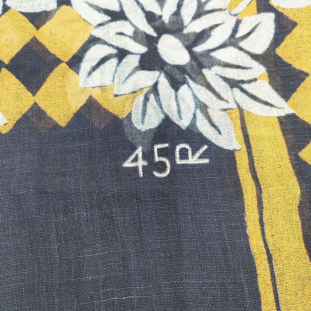 【美品】45R 花柄 大判ストール フラワーデザイン ブルー×イエロー 美品】45R 花柄 大判ストール フラワーデザイン ブルー×イエロー
