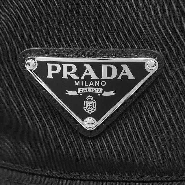 【極美品】プラダ　リナイロン　バケットハット　トライアングル　三角　プレート PRADA プラダナイロンバケットハットトライアングルプレート