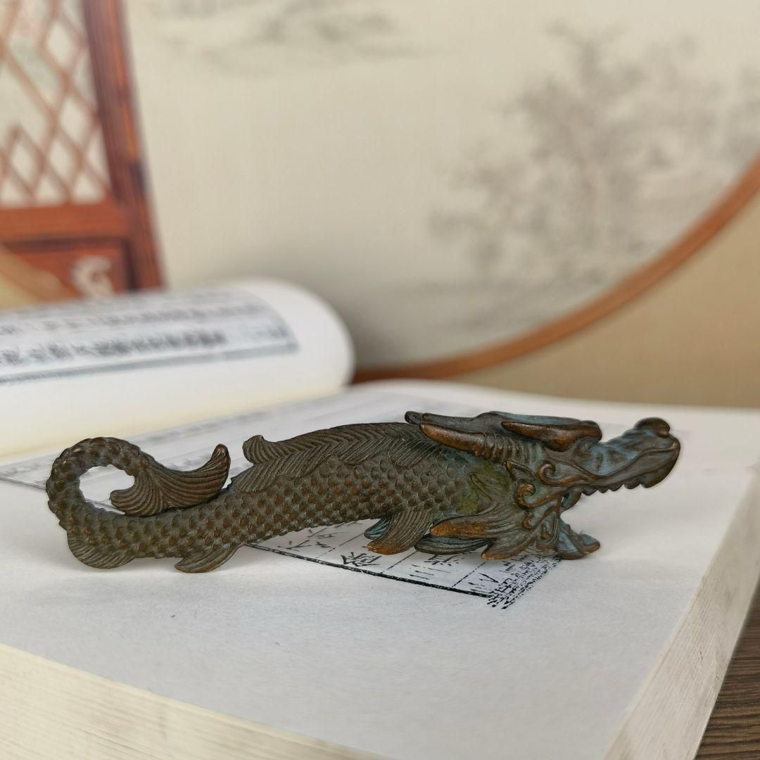 銅器 蘇工手作 竜筆架 筆棚 鎮紙 竜置物 茶寵 装飾品 工芸品 美術品 置物 Amazon.co.jp: 銅 細工 龍頭魚化竜 文鎮 筆架 茶寵 装飾品 工芸
