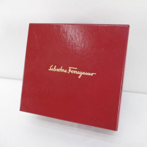 サルバトーレフェラガモ Salvatore Ferragamo いやさ 刺繍セット 