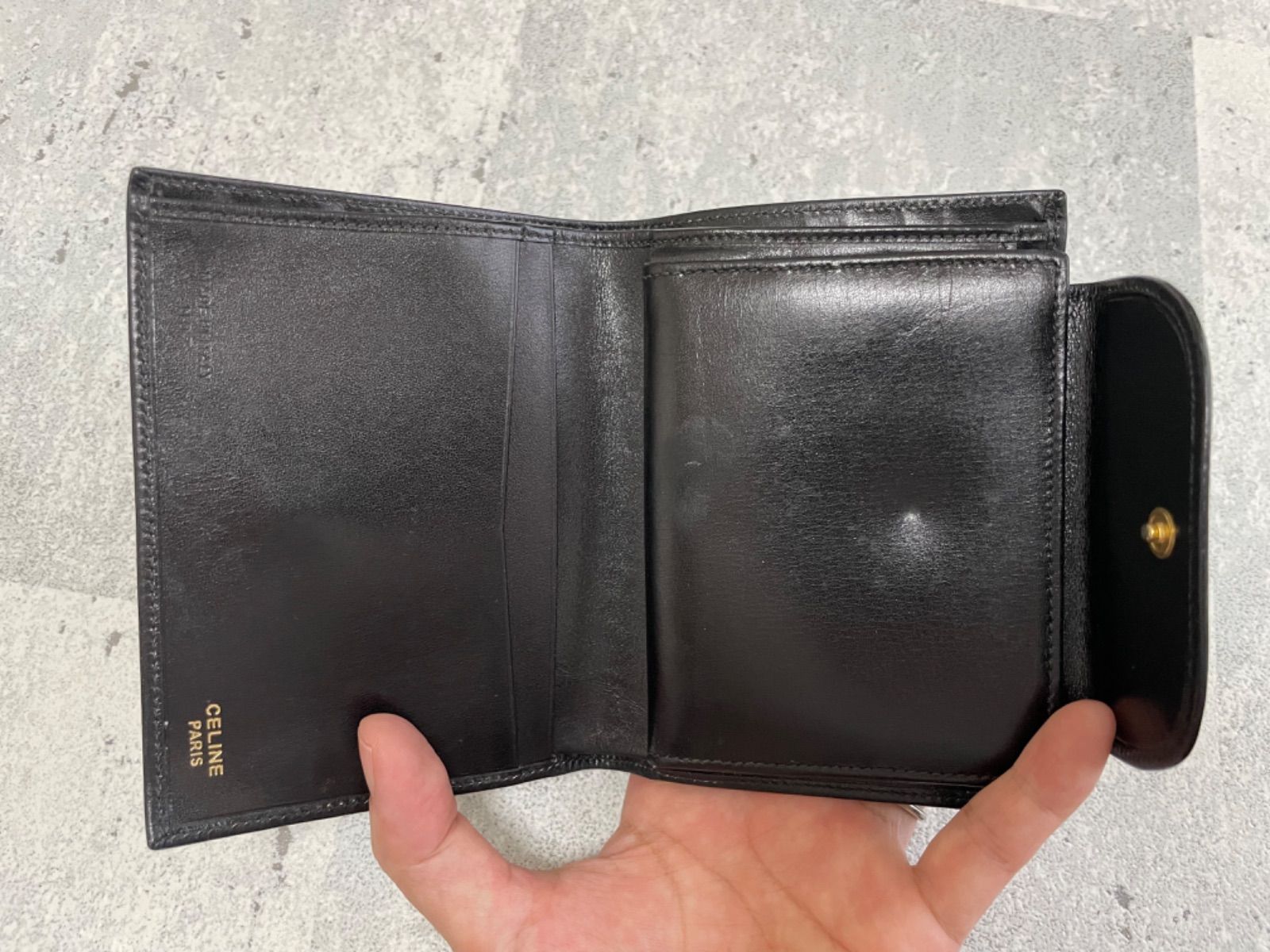 美品 CELINE セリーヌ ラウンドボタン がま口財布　(BLACK) CELINE ラウンドボタン がま口財布 (ブラック) - メルカリ
