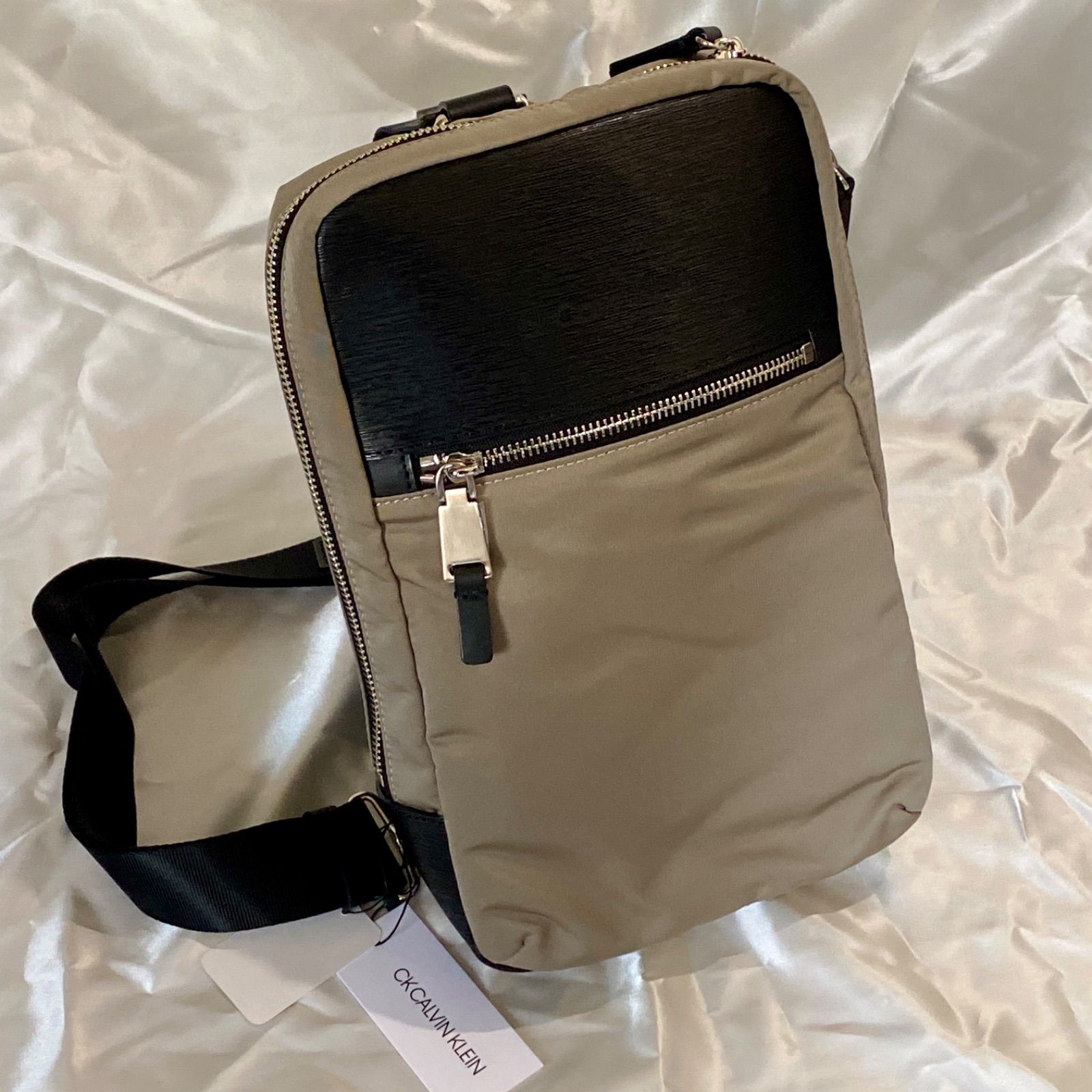 新品 送料無料】Calvin Klein CKカルバンクライン【テンプル】ショルダーバッグ 定価¥27500 - メルカリ