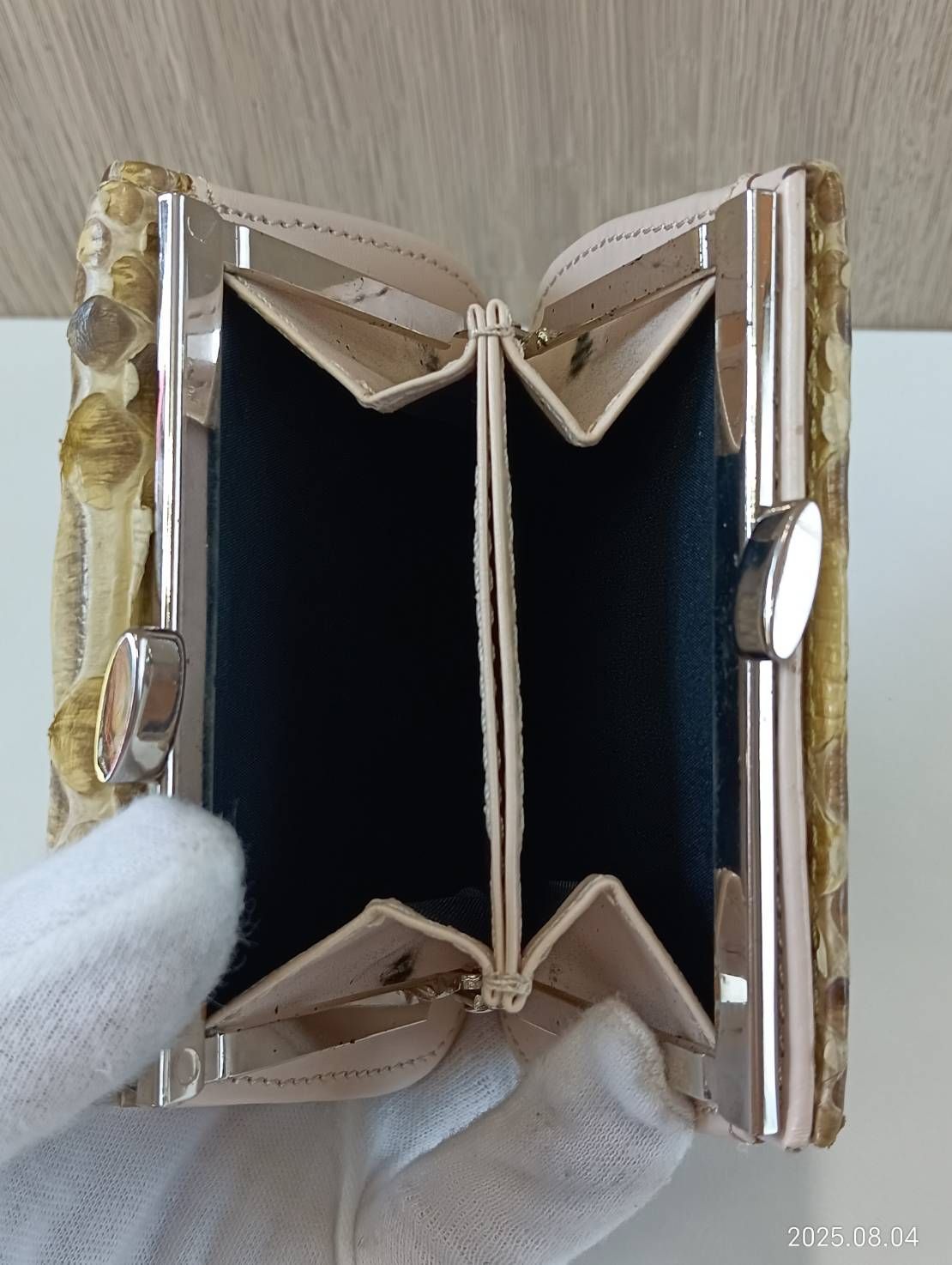 中古品】 iii sanpo スリーサンポ 三宝 パイソンレザー がま口
