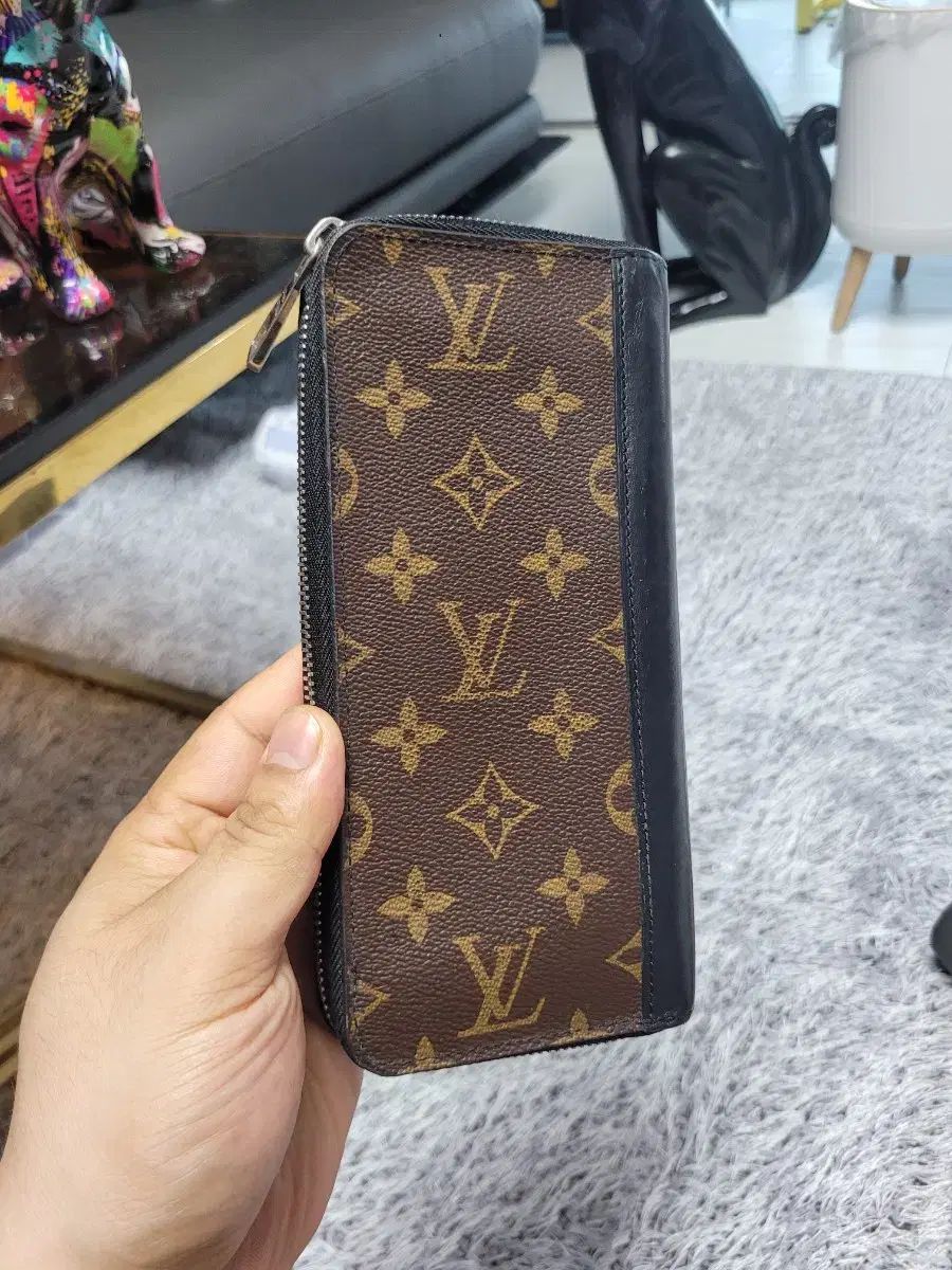 Louis Vuitton(ルイヴィトン) マカサー ラウンドファスナー 正規