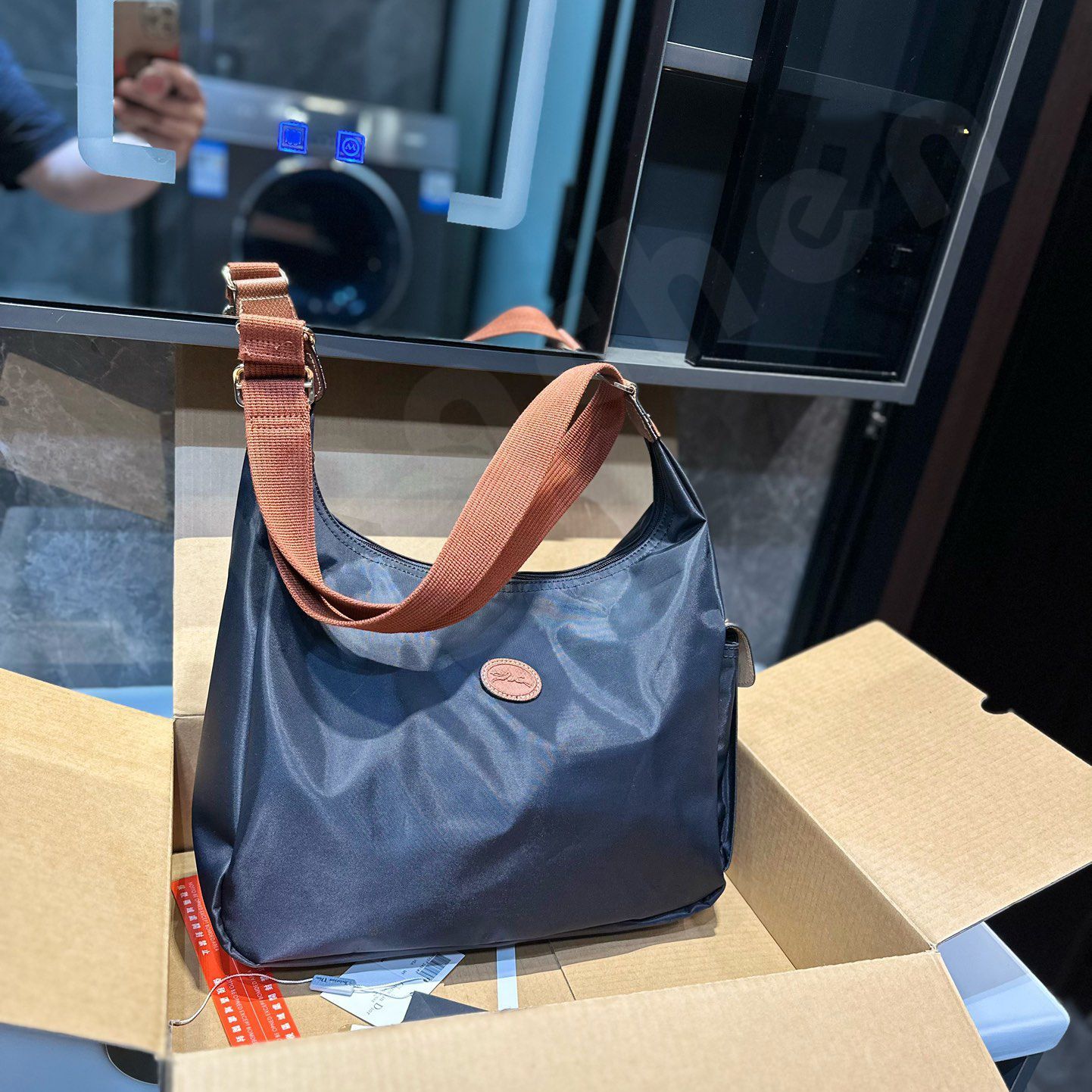 ロンシャン LONGCHAMP トートバッグ ハンドバッグ ショルダーバッグ レディース 大容量 通勤 通学 軽量 折りたたみ 旅行バッグ 人気 大きめ 肩掛け 大容量