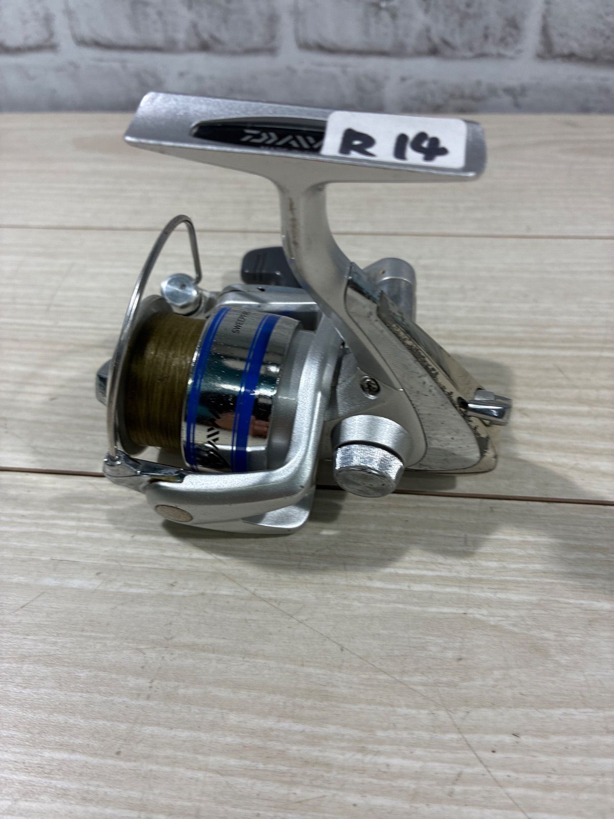 ダイワ スピニングリール SWEEPFIRE-S2500 整理番号R14 - メルカリ