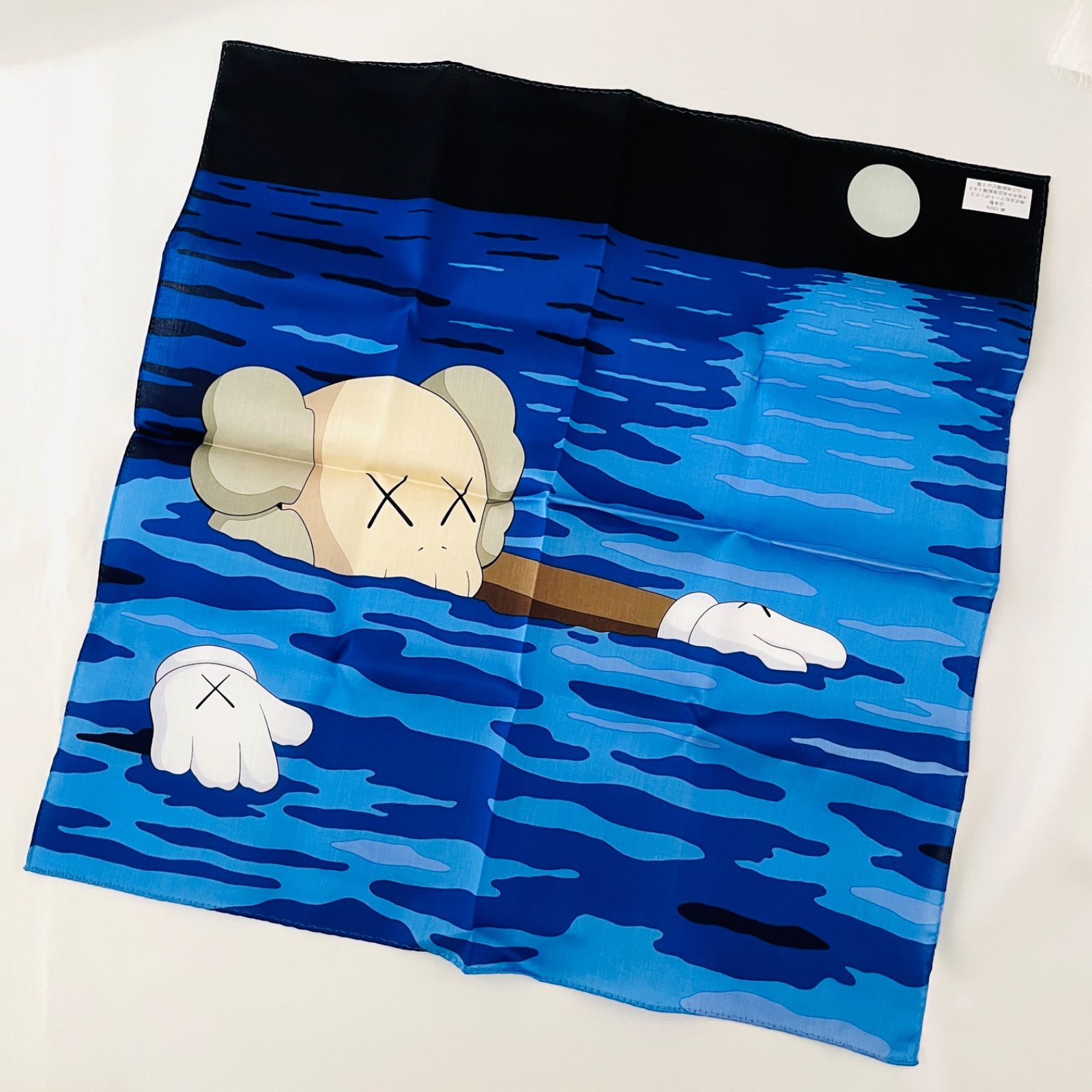 KAWS TOKYO FIRST 2枚セット ハンカチ
