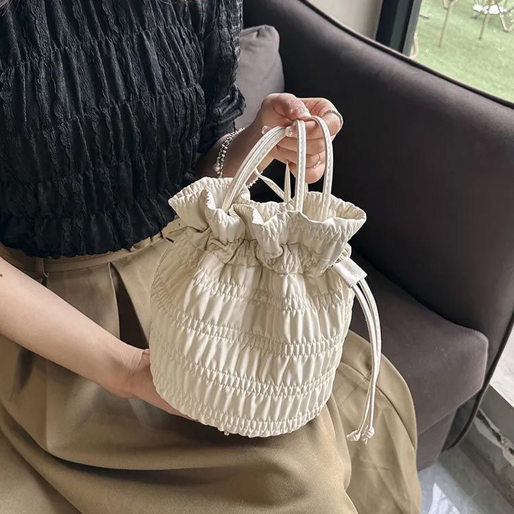 韓国デザイン レザー巾着ミニショルダーバッグ シルバーBAG 羊皮 ショルダーバッグ バッグ 2WAY PU 巾着ミニショルダー