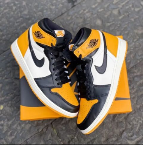 新品未使用 NIKE WMNS GS AIR JORDAN 1 HI OG “YELLOW TOE” NIKE エアジョーダン1 レトロ ハイ OG  “タクシー” 新品未使用 箱付 - メルカリ