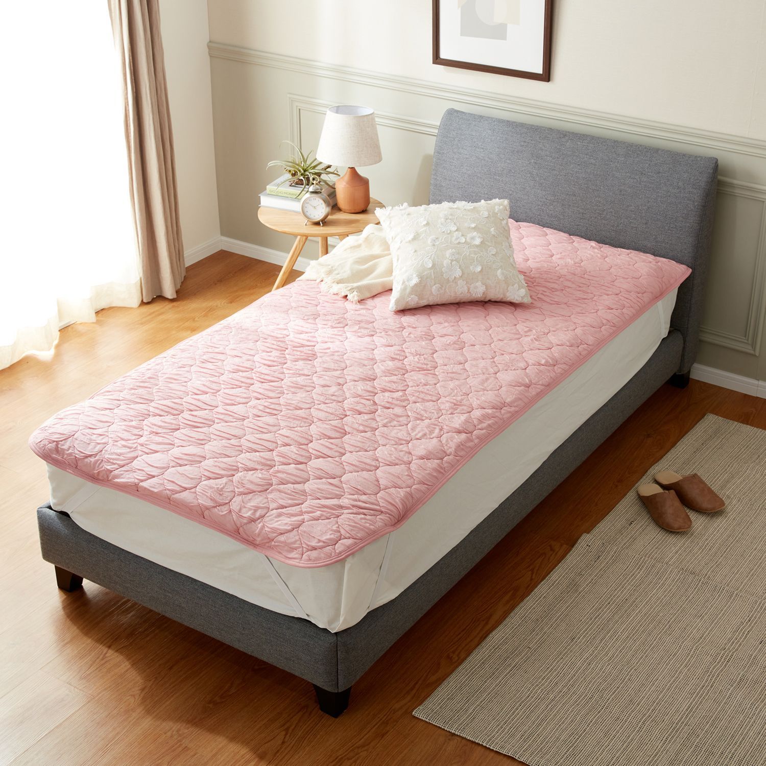 モリリン】柔らかで贅沢な寝心地 洗える！なめらかシルクの 敷きパッド