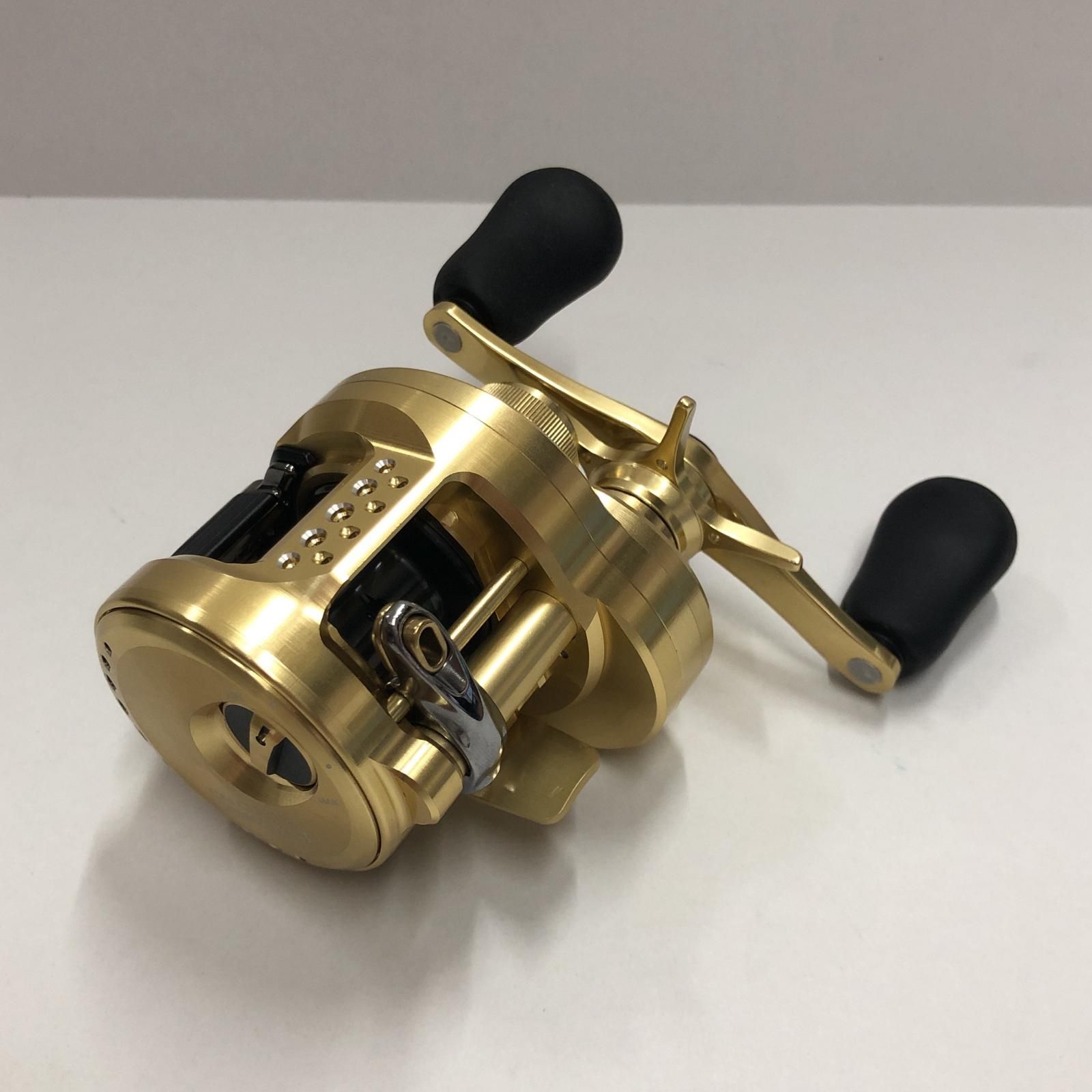 加古川店 SHIMANO | シマノ リール 21カルカッタコンクエスト 101HG ベイトリール|左ハンドル 86