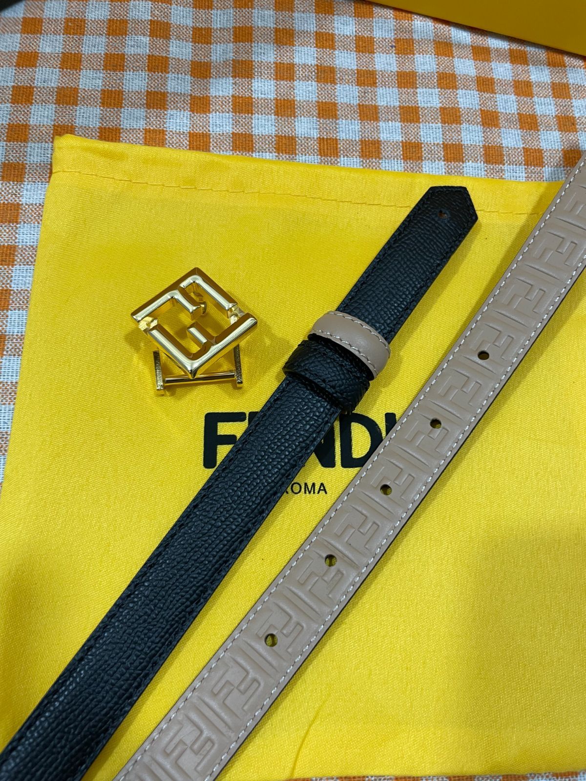 状態良♥FENDI  フェンディ レディース ベルト 幅2cm 新品未使用