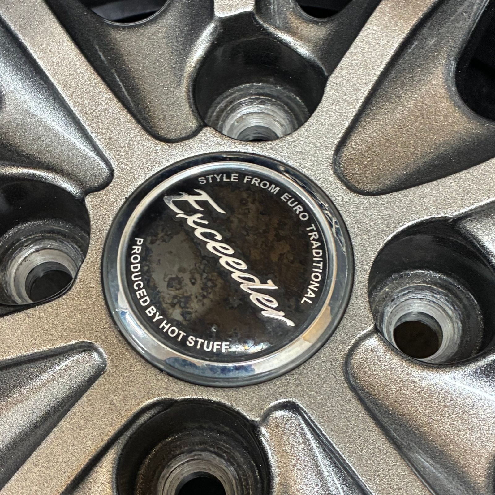 4本で送料無料 2本価格 ホットスタッフ エクシーダー E07 DS 15inch 5H100 6J+43 HOT STUFF EXCEEDER | ホイール4本セット HOT STUFF Exceeder E07 (DS) 17インチ 7.0J PCD：114.3⁄5H  インセット：38 エクシーダー E07 | タイヤ・ホイールセット | 車＆バイク