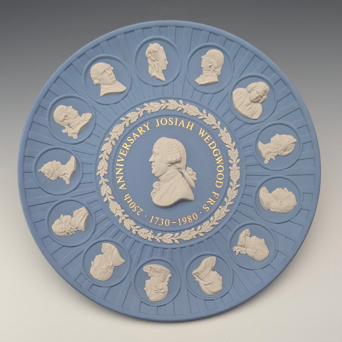 英国 ウェッジウッド ジャスパーウェア製 J.ウェッジウッド生誕250年記念プレート 直径21cm