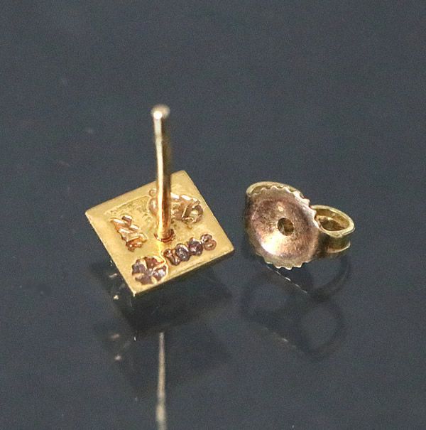 ピラミッドスタッズ スタッド ピアス 1P パヴェダイヤ 22K