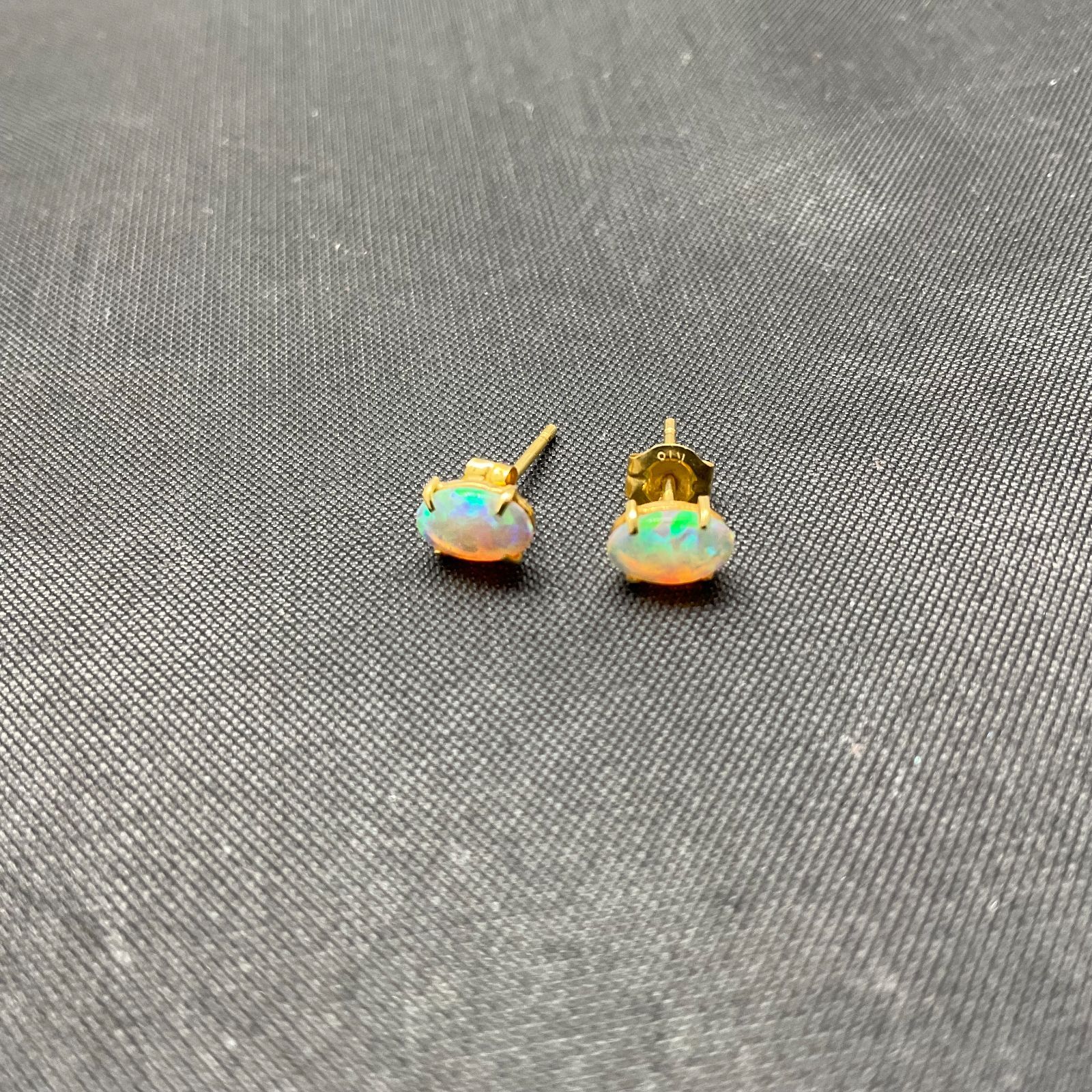 オパール K18ピアス0.4g 縦5.61mm×横4.43mm イヤリング B25033426 ＃1
