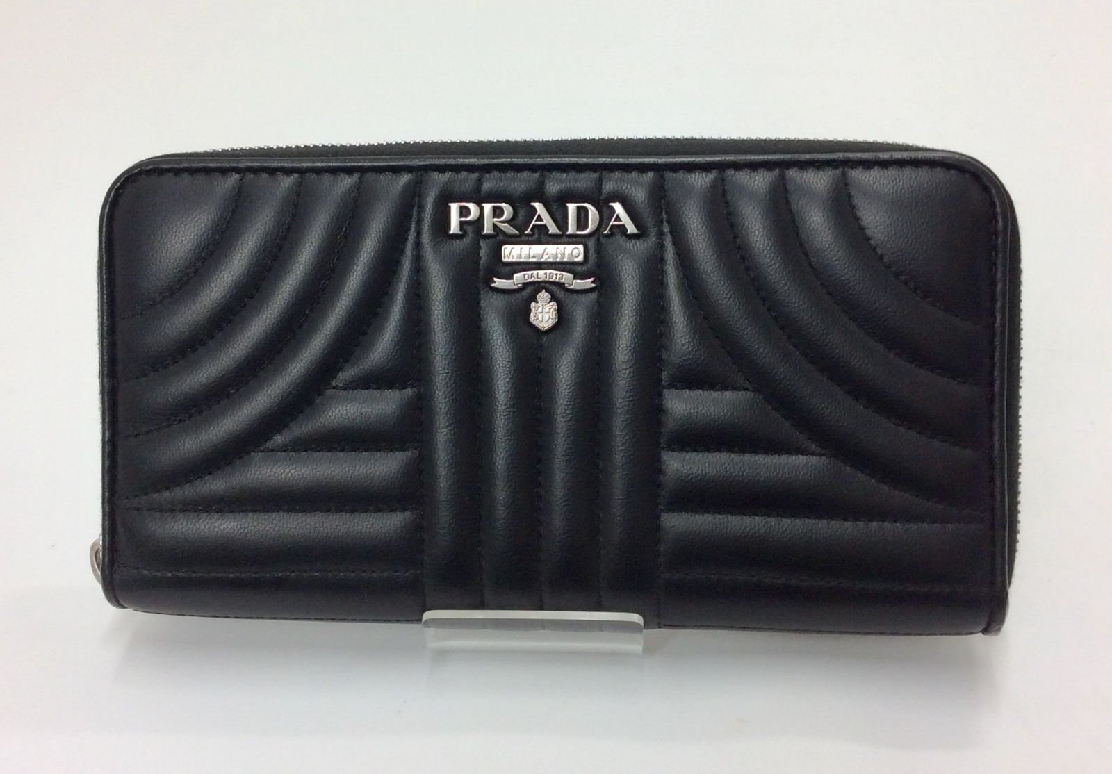 美品】PRADA プラダ キルティング ダイアグラム ラウンドファスナー 長 