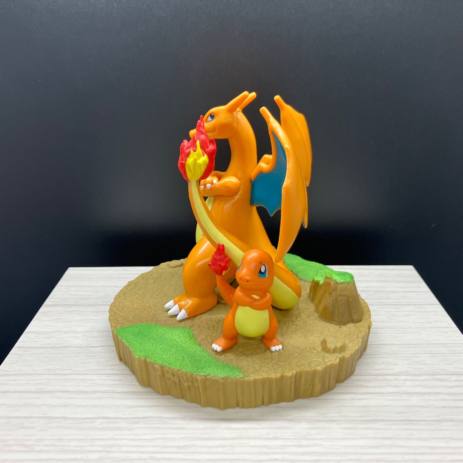 ポケモン　フィギュア④ しっぽみてみて！ リザードン ヒトカゲ 【④ ポケモン