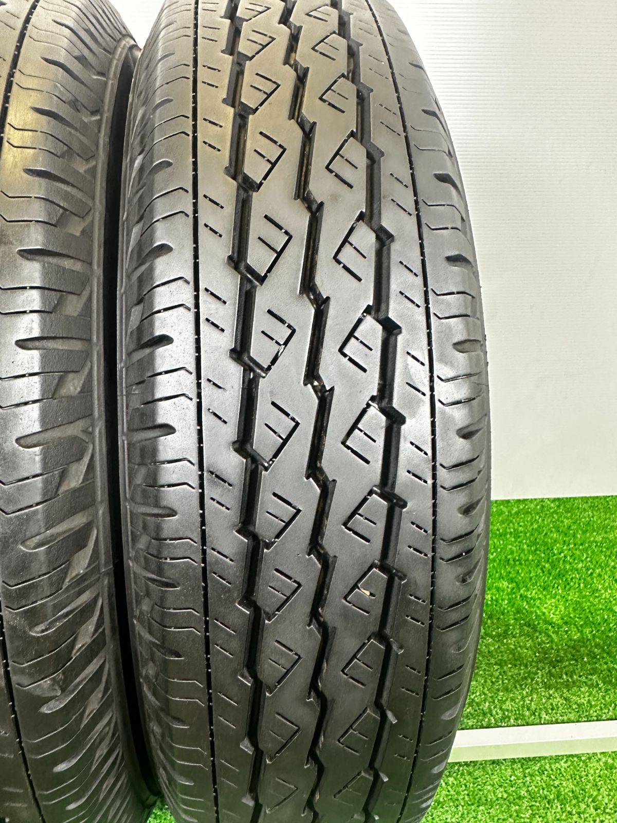 BRIDGESTONE バン・小型トラック用 V600 165R13 6PR | タイヤの