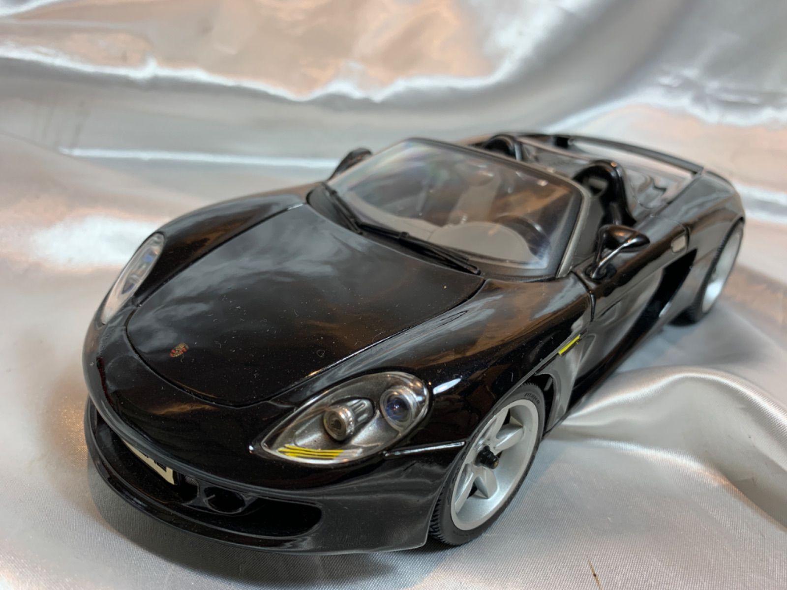 【状態良し】　ポルシェ　カレラGT 1/18 ブラック　箱付き ポルシェ カレラGT (プラモデル) - ホビーサーチ カーモデル