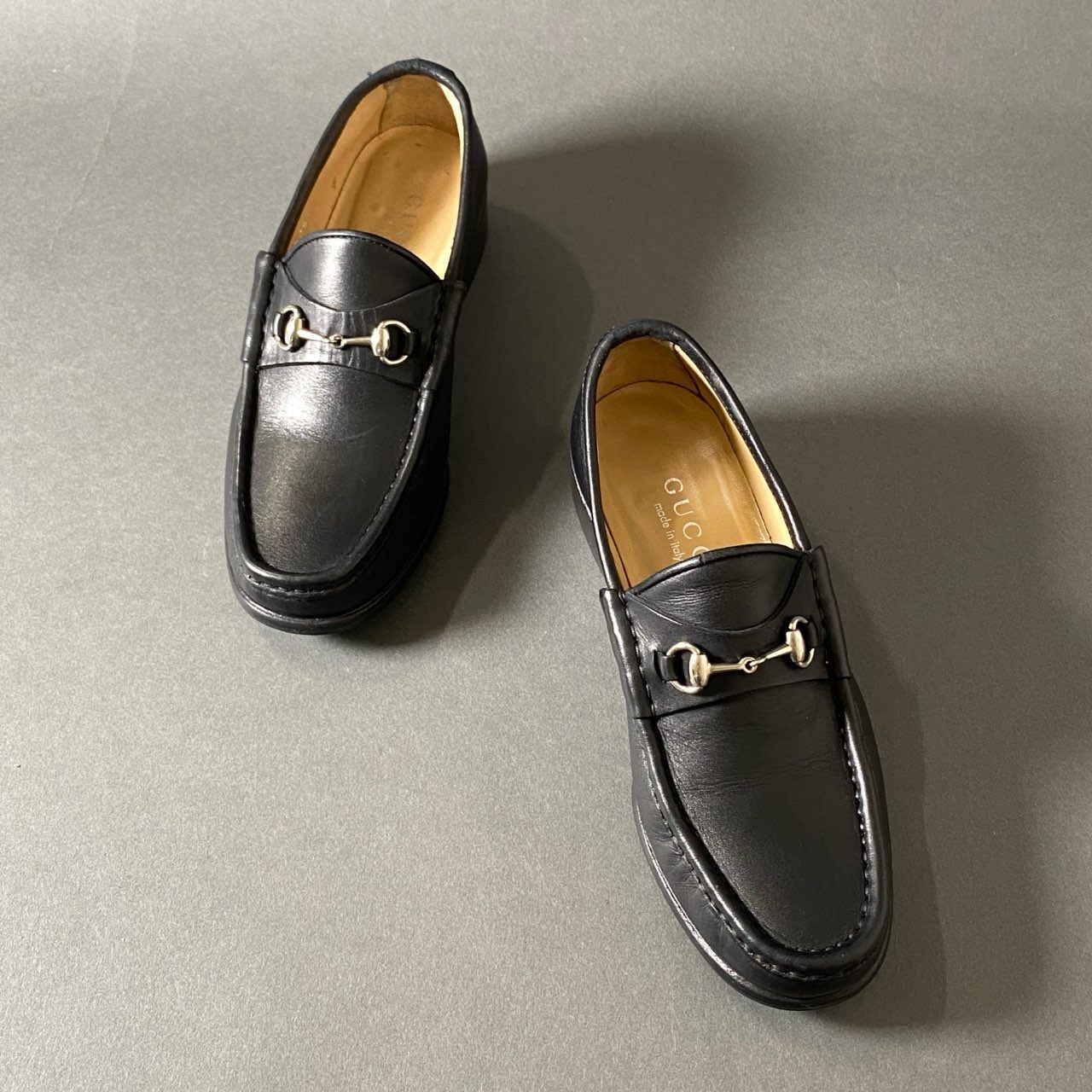 GUCCI グッチ ホースビット　ローファー　革靴　金具　シルバー　レザー GUCCI グッチ ホースビットローファー Bee ラメ シルバー系