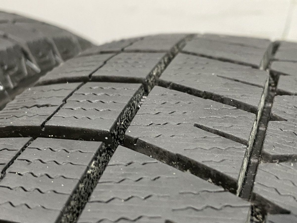 ファイナルセール開催中！ 走行短め DUNLOP WINTER MAXX WM03 195 50R19 19インチ スタッドレス 4本 23年製 60プリウス等 MTN706