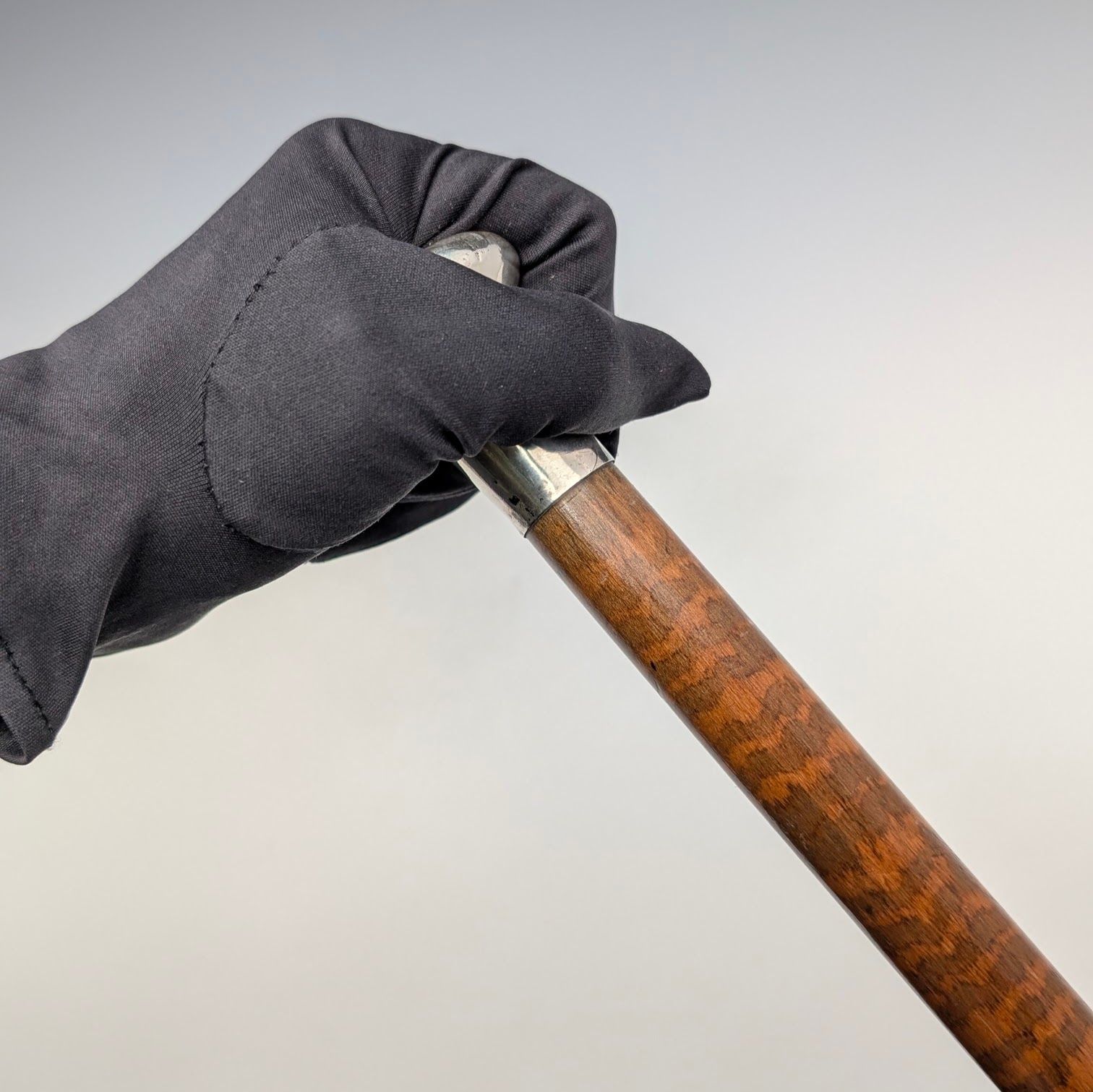 1917年 英国アンティーク タイガーシャフト 純銀製丸ハンドル ステッキ 杖 91cm 1917年 英国アンティーク タイガーシャフト 純銀製丸ハンドル