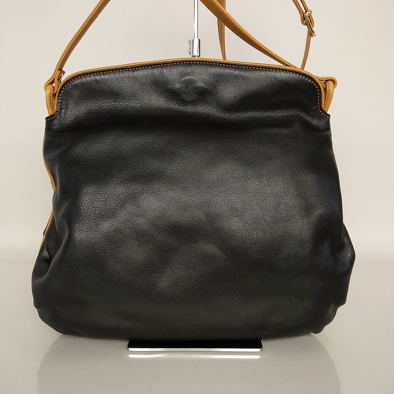 2501-108｜美品｜セリーヌ ショルダーバッグ レザー ブラック トリオンフ 2501-108｜美品｜セリーヌ ショルダーバッグ レザー ブラック