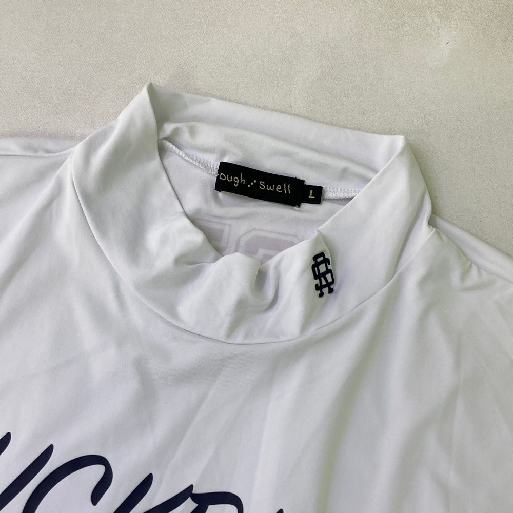 モデル ハイネック