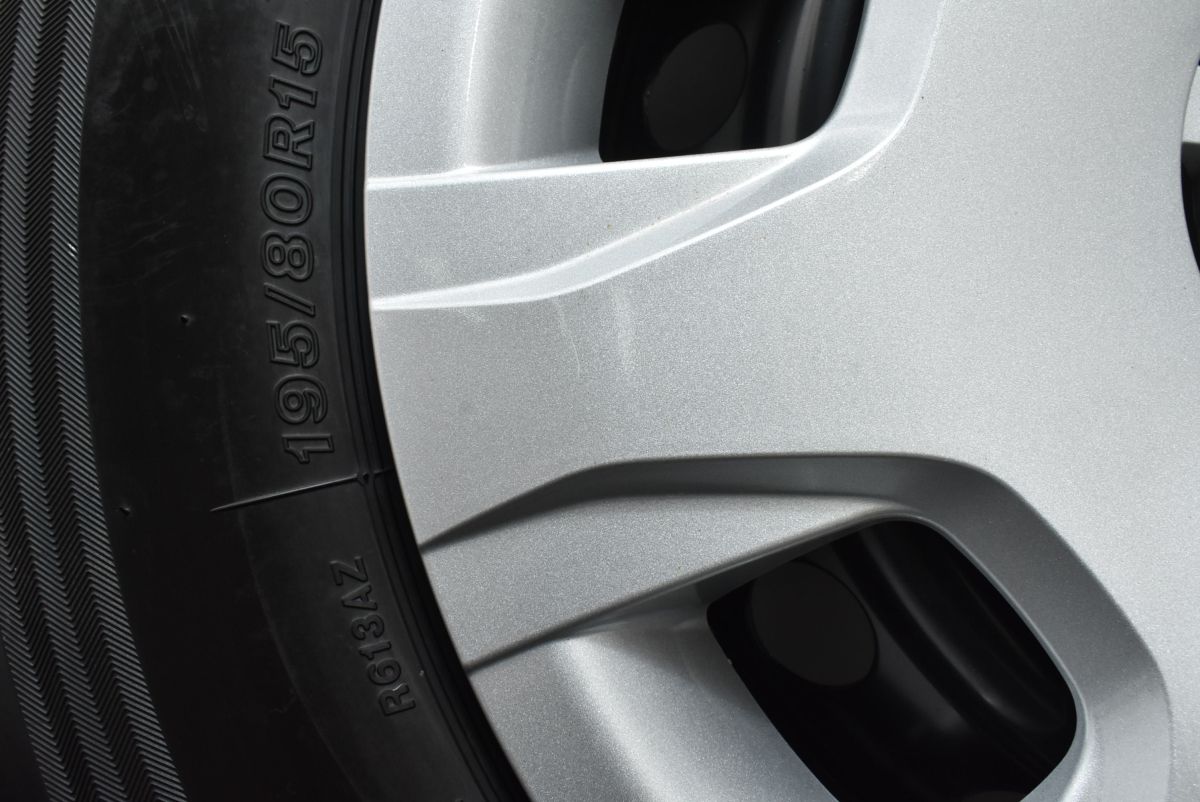 新車外し 2019年製 ハイエース200系 195/80R15 107/105L LT DUNLOP SP175L 4本 200系ハイエース S-GL 新車外し ブリヂストン ＲＤ-613 195⁄80R15 107