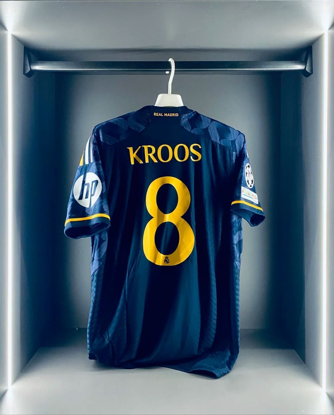 トニクロース #8 サイズXL オーセンティック ユニフォーム トニクロース #8 サイズXL オーセンティック ユニフォーム