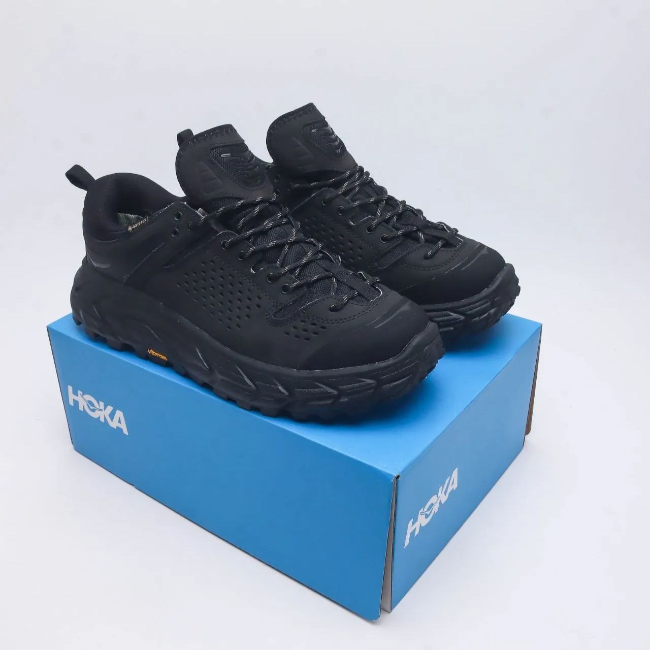 ホカオネオネ HOKA ONEONE TOR ULTRA LO Black / Black 22FW-I